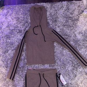 Two piece set brand new